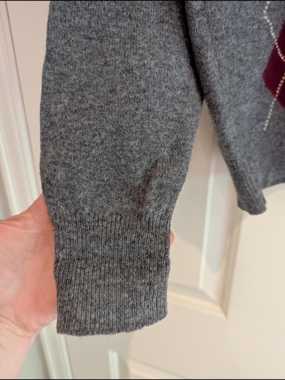 Gray Argyle V-Neck Sweater Burgundy Black Diamonds 100% Wool Preppy 90s Grunge - Picture 5 of 10